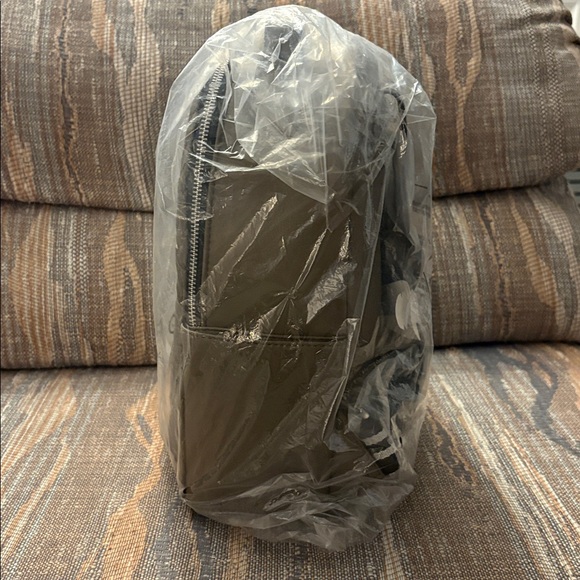 Danielle Nicole Tan Hufflepuff Backpack - Picture 2 of 4